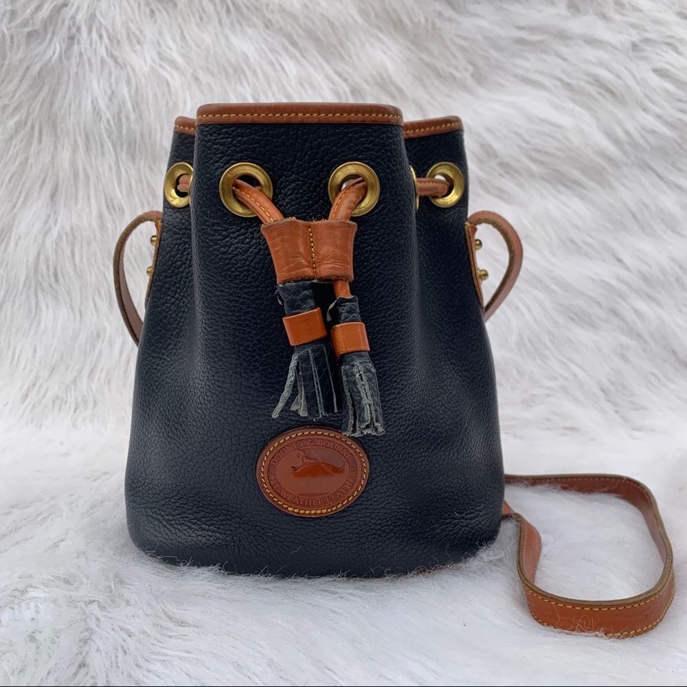 Vintage Dooney & Bourke bucket purse